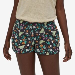 Patagonia Barely Baggie 2 1/2 Shorts in Night Pollinators Print Women’s Size M